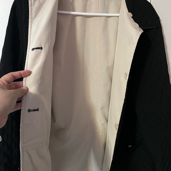 L Black & Cream-Colored Reversible Button-Down Jacket - Picture 12 of 14